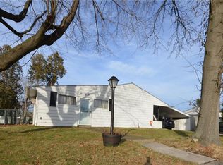 96 Bald Cypress Ln, Levittown, PA 19054