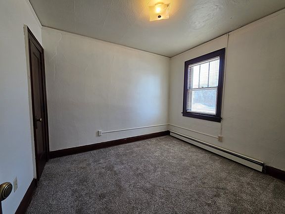 4th image of 2 University Ave W #1