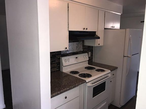3rd image of 217 NW Forest St APT A