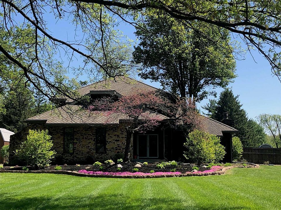 1st image of 3212 Oakwood Way