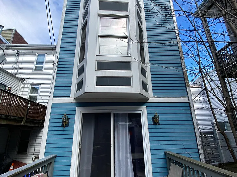 241 W 3rd St #2 — Photo 12