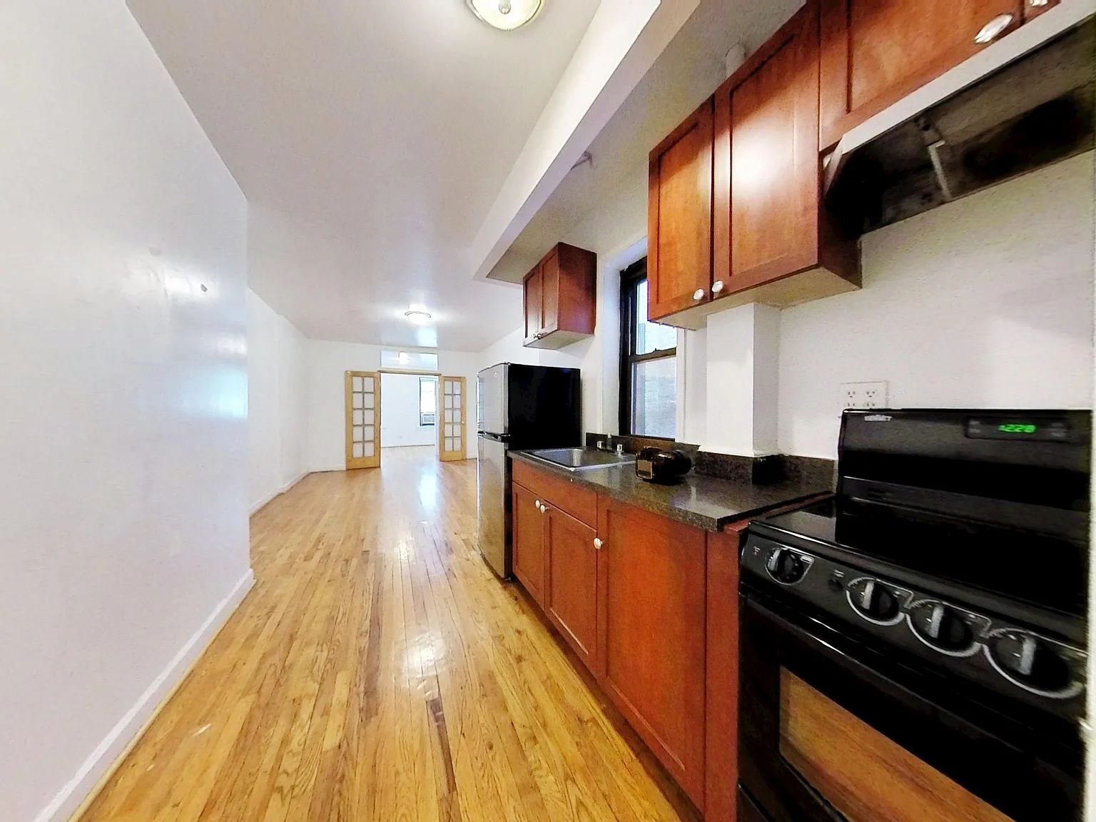 43 Clinton Street — Photo 4