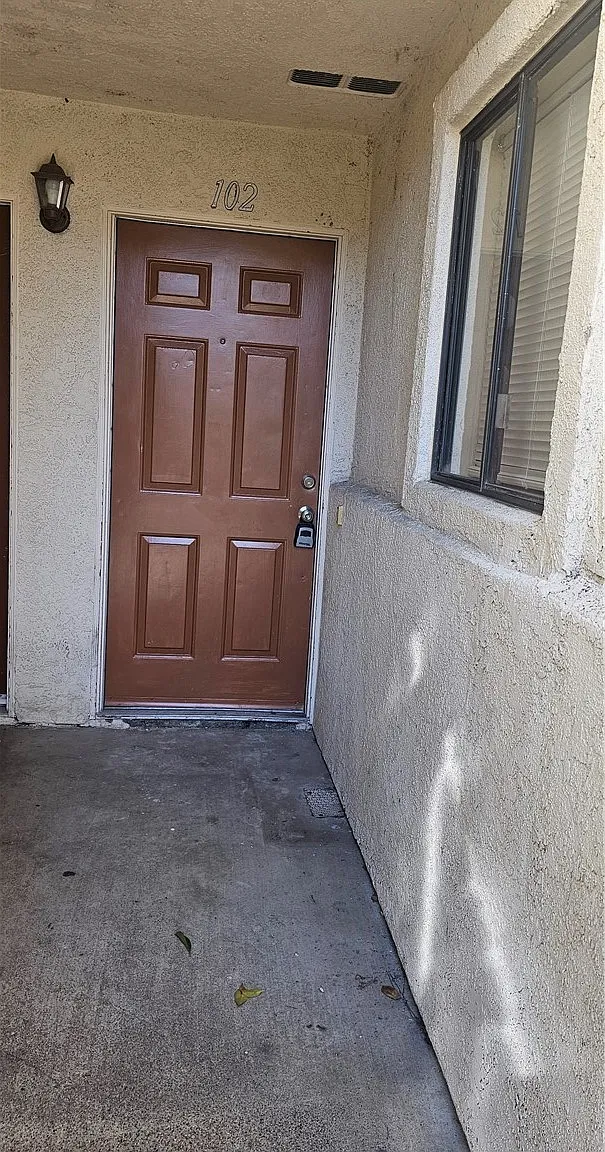 2 bed, 848 sqft, $2,050 — Photo 2