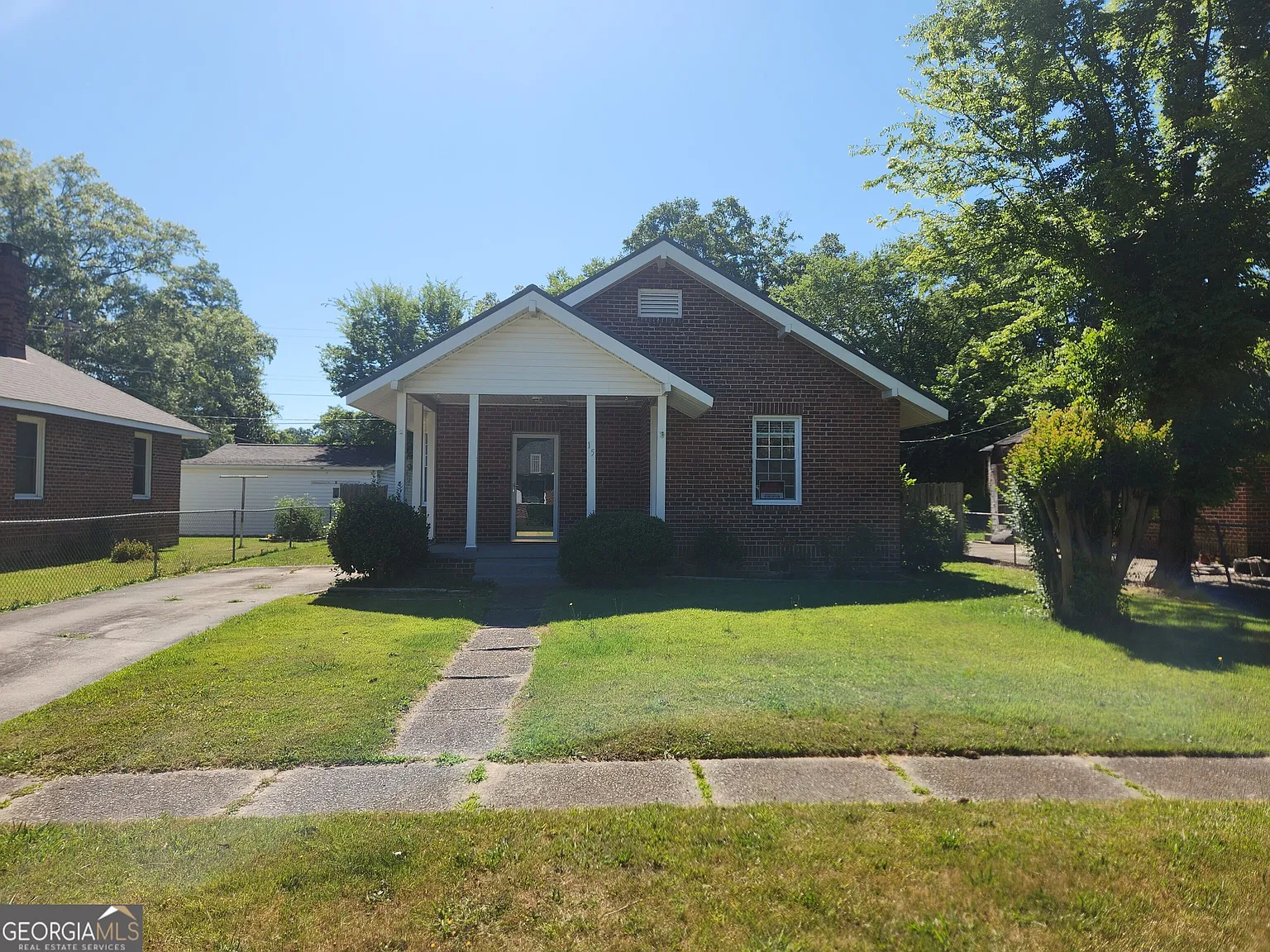 2 bed, 1.0 bath, 1272 sqft, $1,250 — Photo 2