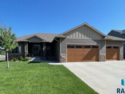 700 N Willow Creek Ave, Sioux Falls, SD, 57110