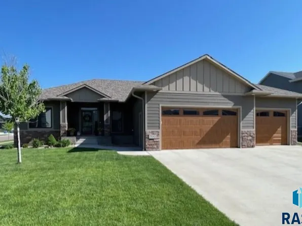 700 N Willow Creek Ave, Sioux Falls, SD 57110
