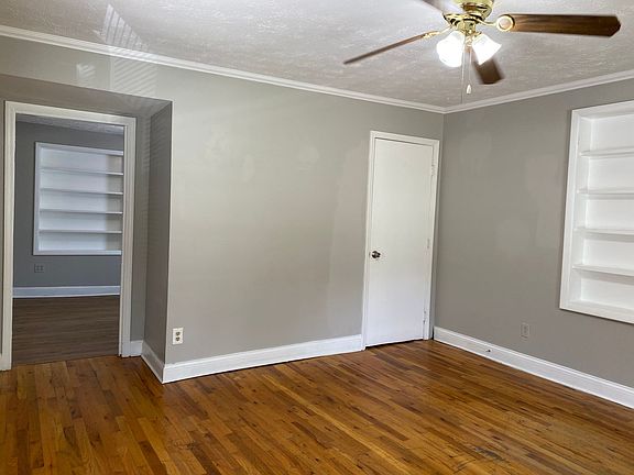 3rd image of 144 Carlisle Ave