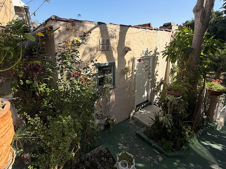 407 Loma Dr #407 — Photo 3
