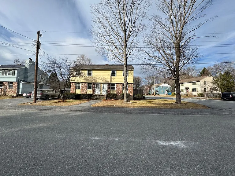 10 Hardy Ave — Photo 19