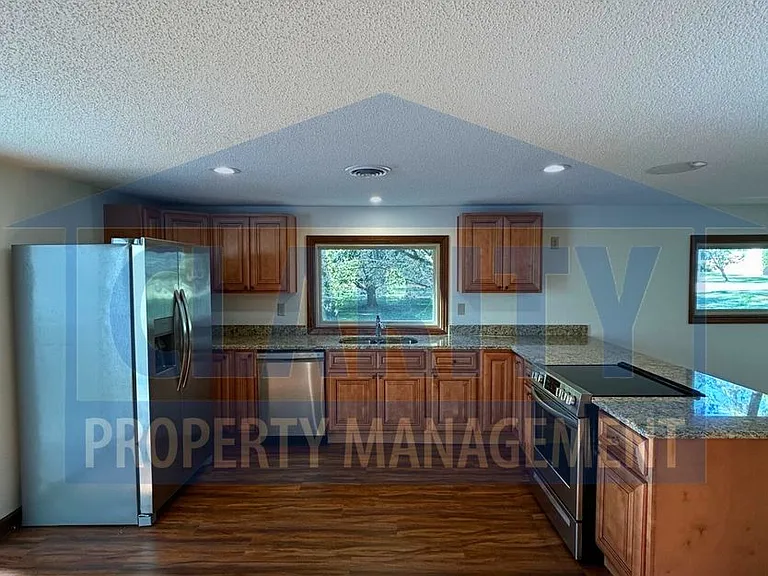 912 Fairmont Ave NW — Photo 15