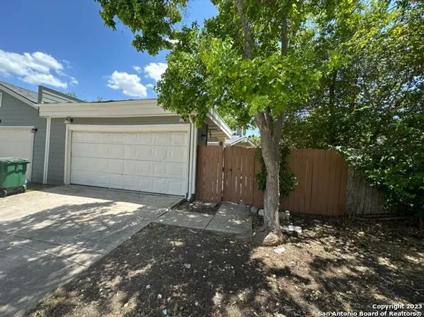 9622 Simplicity Dr, San Antonio, TX 78245