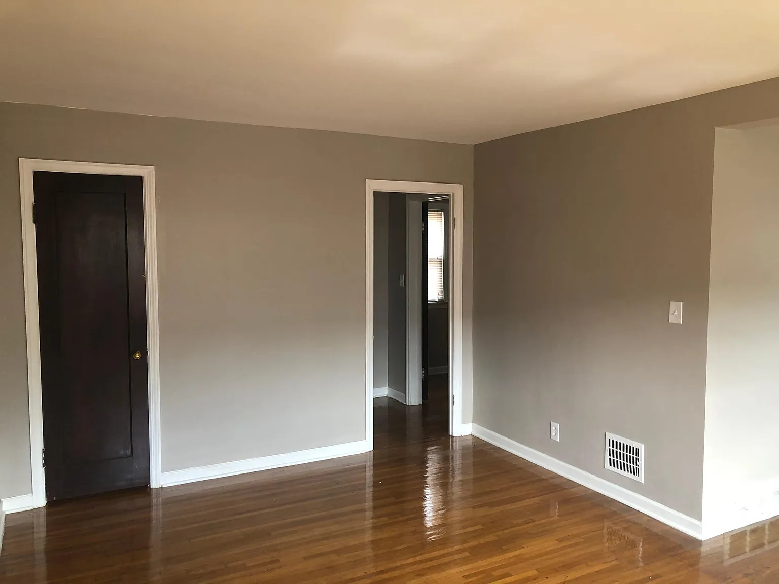 1 bed, 500 sqft, $950 — Photo 3