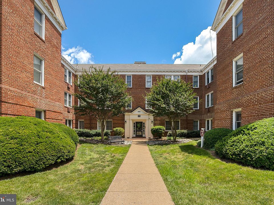 1st image of 906 S Washington St APT 209