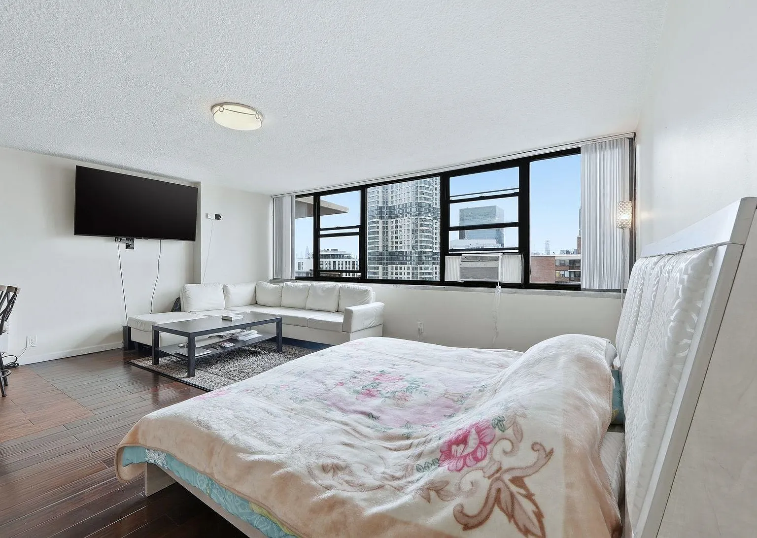 Studio, 1.0 bath, 550 sqft, $2,790 — Photo 4