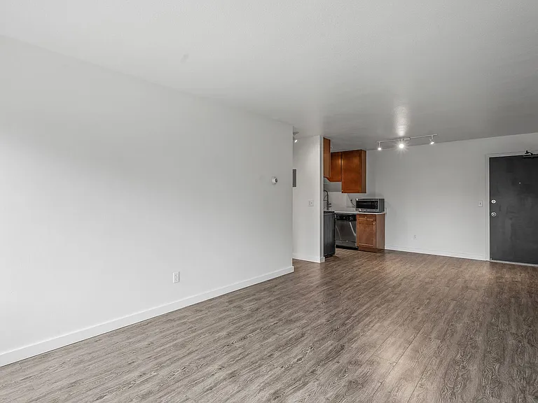 8300 Fremont Ave S — Photo 20