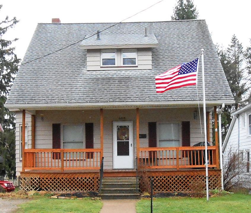 1st image of 688 Washington St