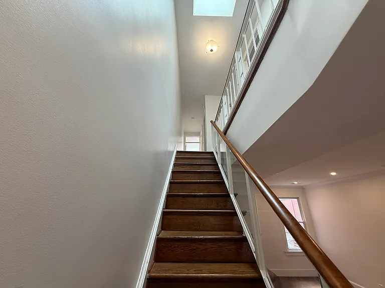 1318 Girard St NW — Photo 20