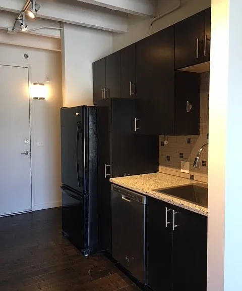 1212 N Walker Ave — Photo 2