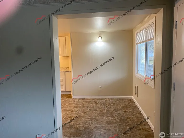 103 Engle Dr — Photo 3