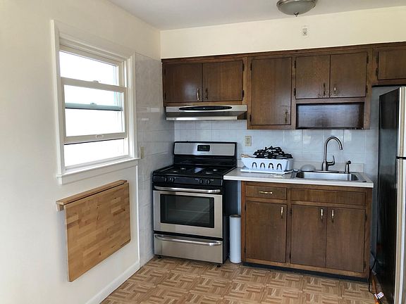 3rd image of 16407 96th St Floor 2