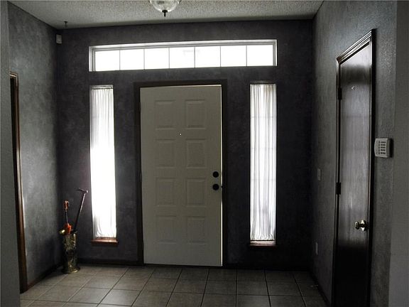 3rd image of 205 SW 141st St