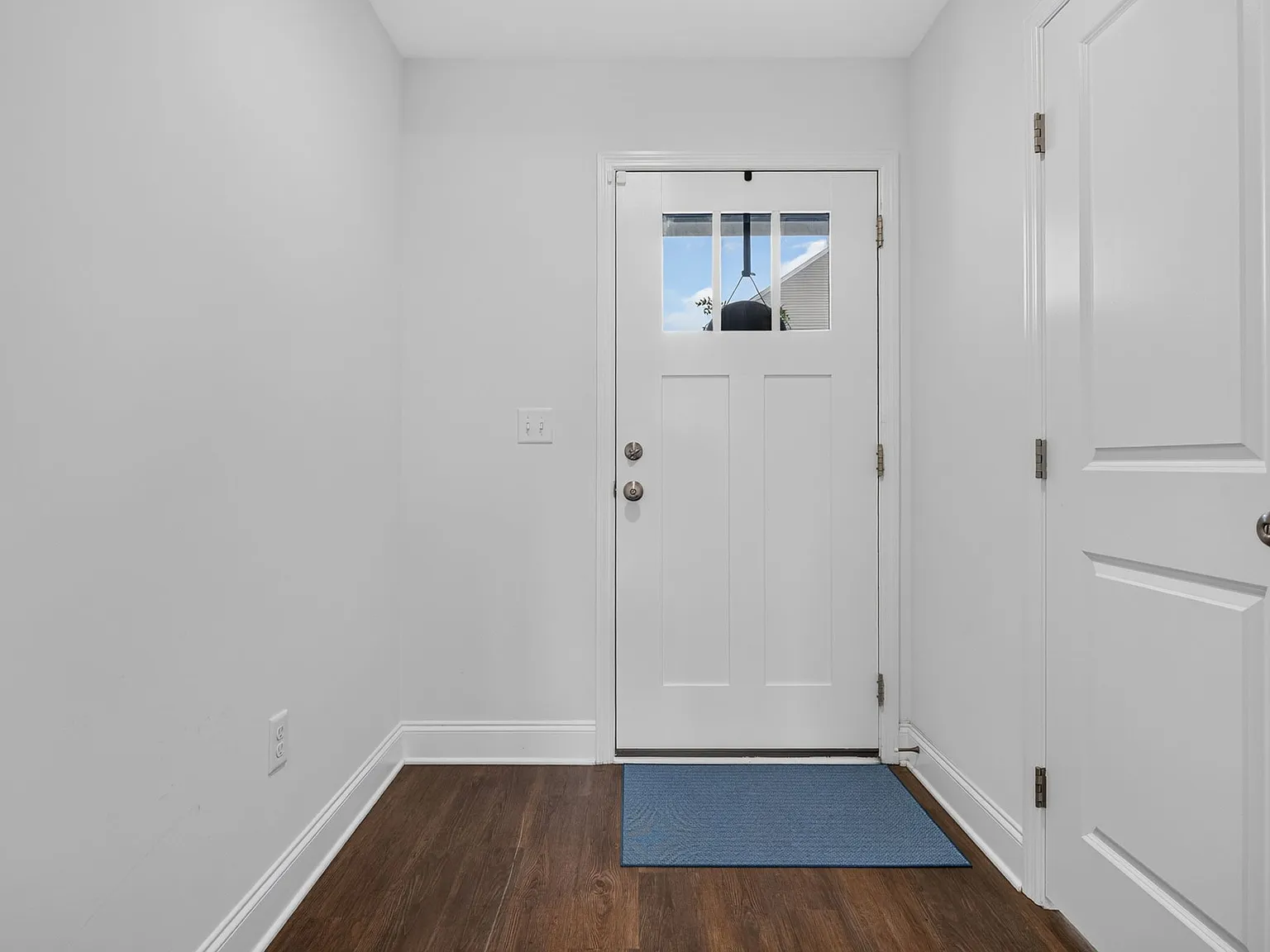 3 bed, 2.5 bath, 1870 sqft, $2,900 — Photo 4