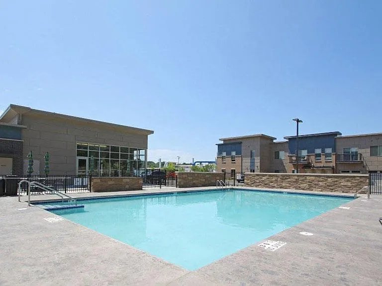 The Reef Apartments — Photo 7