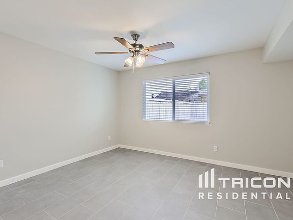 2nd image of 3018 W Blackhawk Dr