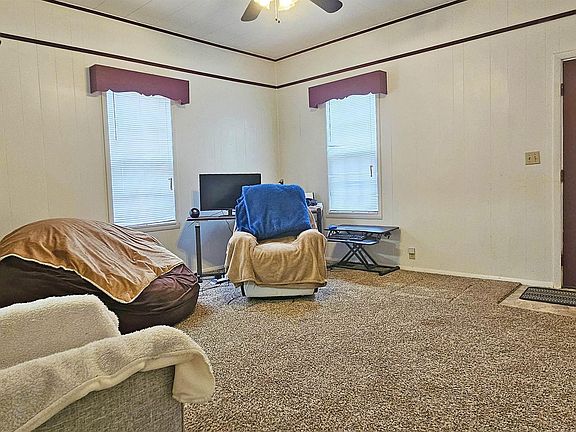 4th image of 421 Bayou St