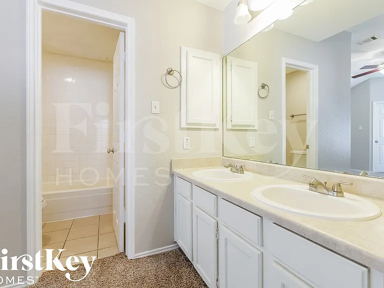 529 Valley Spring Dr — Photo 10
