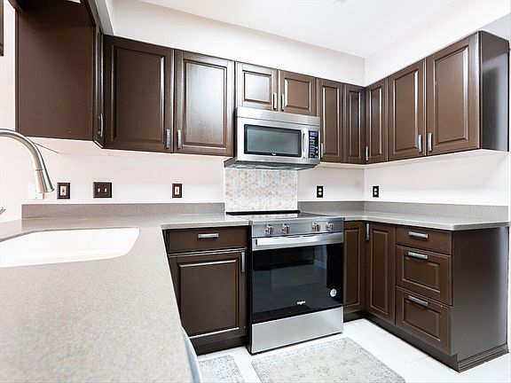 4th image of 239 Carnoustie Ct