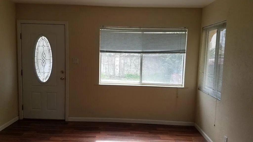 1 bed, 750 sqft, $2,100 — Photo 2