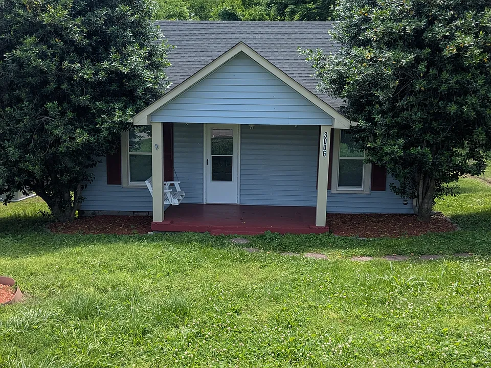 3006 Lakeshore Dr