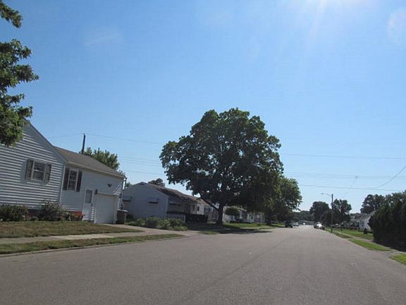 4th image of 531 Maplewood Dr