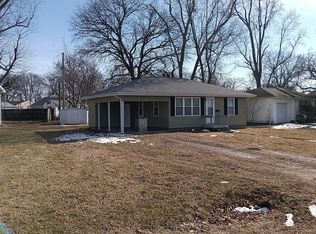 1114 W Spruce St, Jerseyville, IL 62052