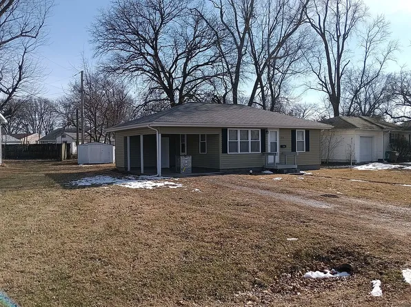 1114 W Spruce St, Jerseyville, IL 62052