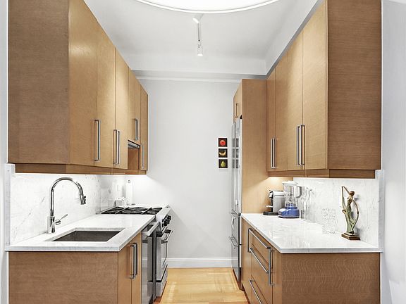 4th image of 157 W 79th St APT 7B