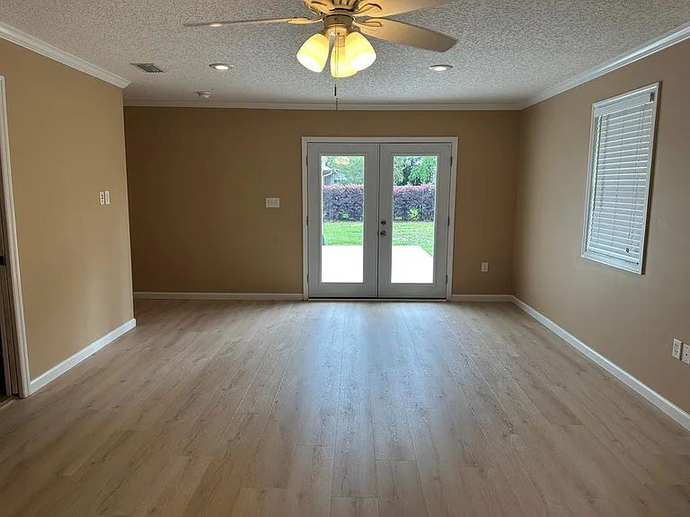 2208 White Oak Dr — Photo 22