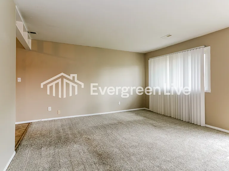 5304 Mapleridge Dr — Photo 8