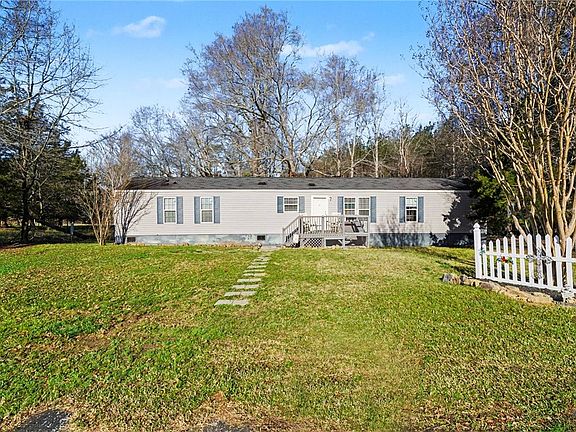 2nd image of 524 Garren Rd