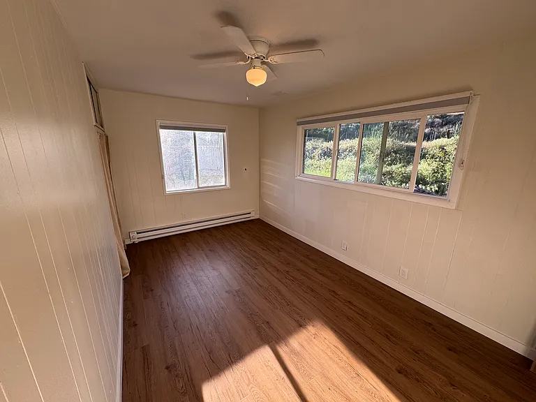 924 E Chelan Ave — Photo 15