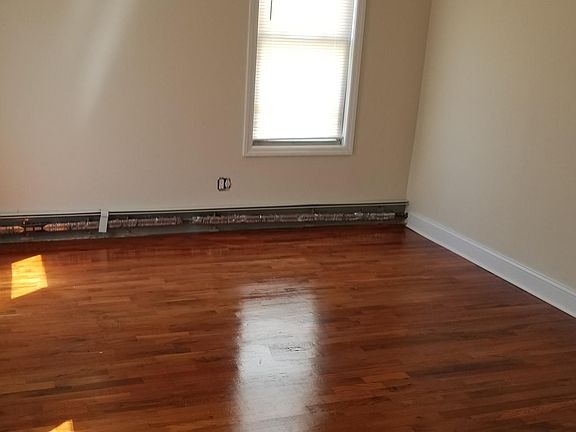 5th image of 2015 Camp St APT 1