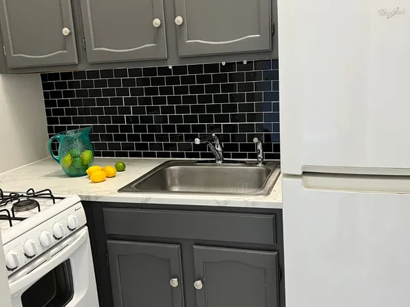 132 Jay St APT 11, Schenectady, NY 12305