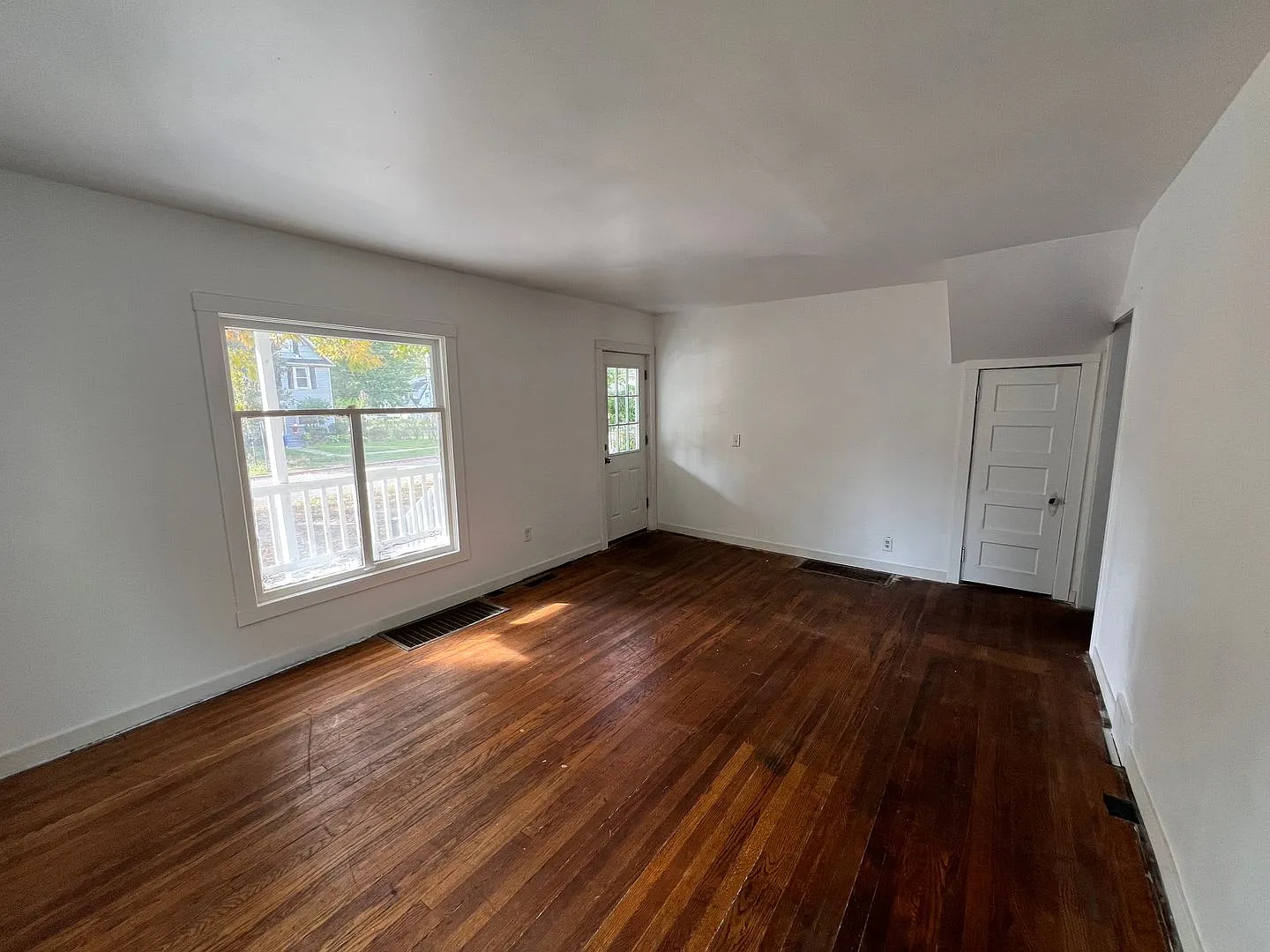 3 Bedroom 1 Bathroom House (move in ready) — Photo 4
