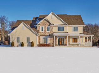 2292 Forest Run, Summit, WI 53066