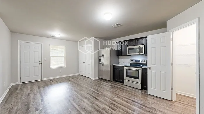 814 Kent Dr — Photo 10