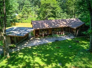 5 Stonehenge Rd, Kingston, RI 02881