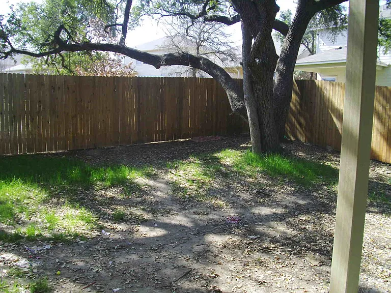 823 Point Cv — Photo 33