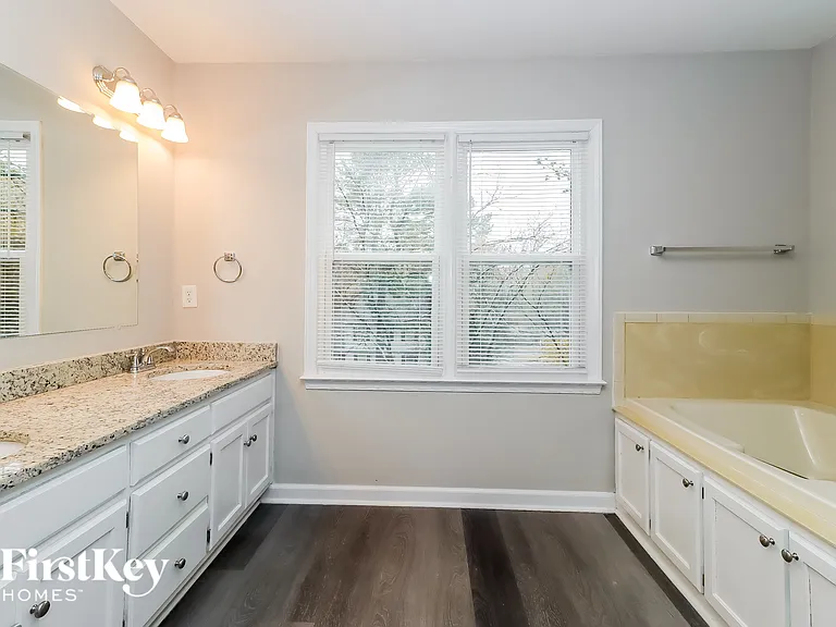 687 Crab Tree Ct SW — Photo 10
