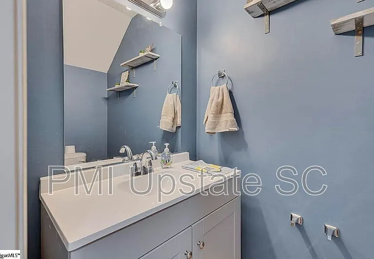 1122 E Lee Rd — Photo 11